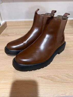 ASOS Men’s Brown Chelsea Boots – Size 11 – Like New